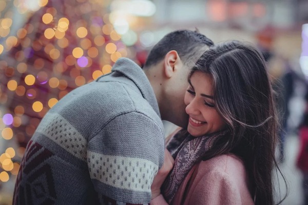 Pareja enamorada en esta página de citas